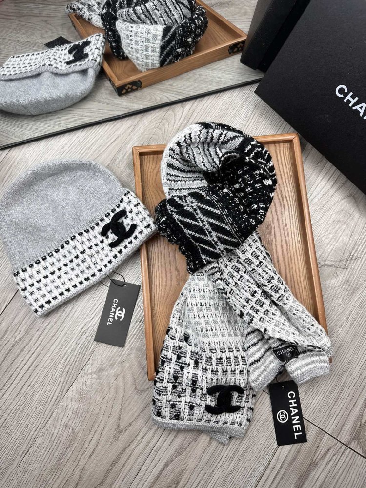 Комплект шерстяные шапка и шарф фото 6