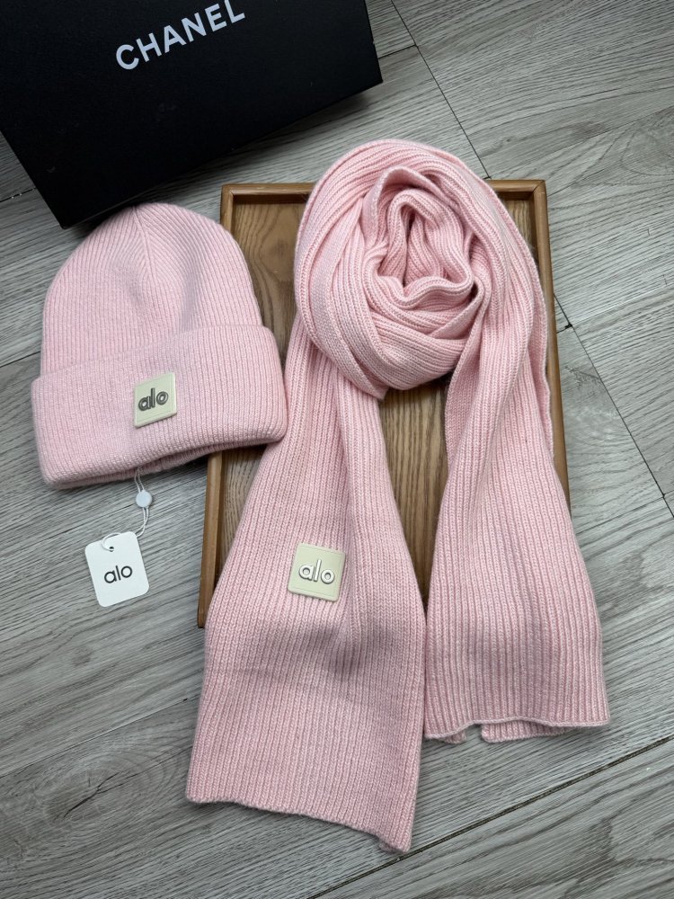 Комплект шерстяные шапка и шарф фото 6