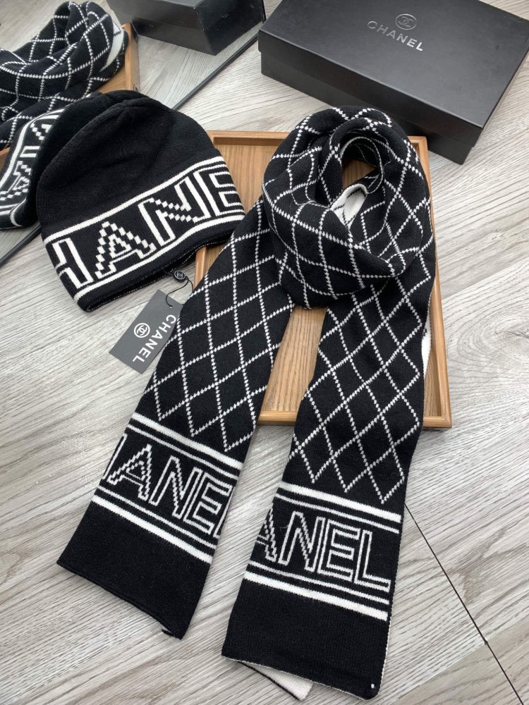 Комплект шерстяные шапка и шарф фото 6