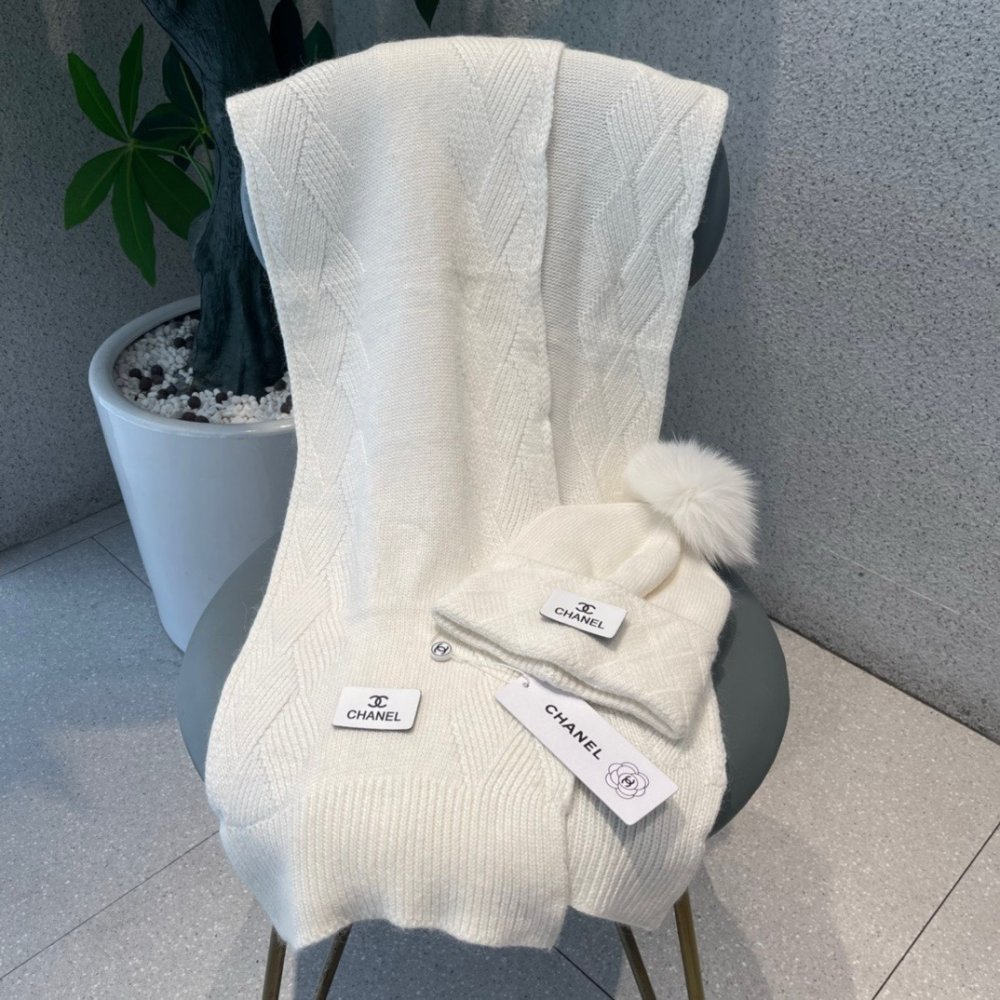 Комплект шерстяные шапка и шарф фото 6