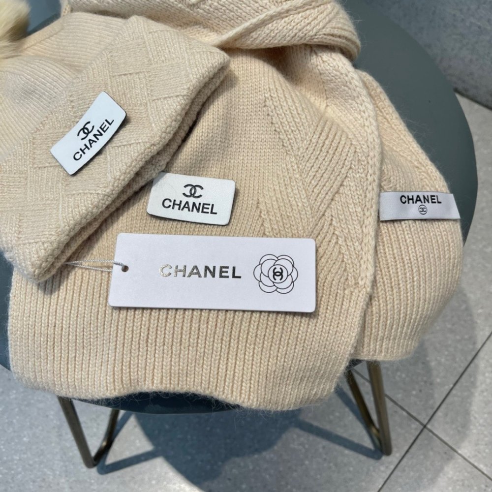 Комплект шерстяные шапка и шарф фото 6