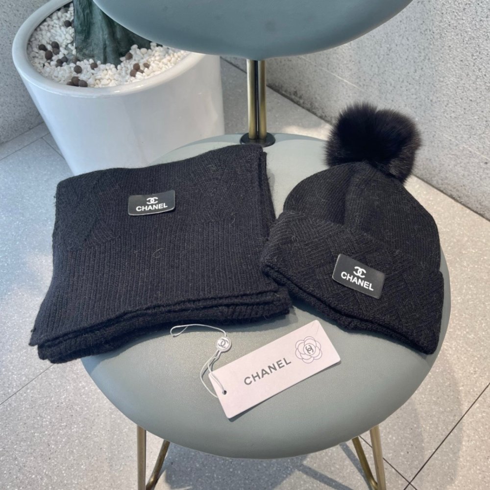 Комплект шерстяные шапка и шарф фото 6