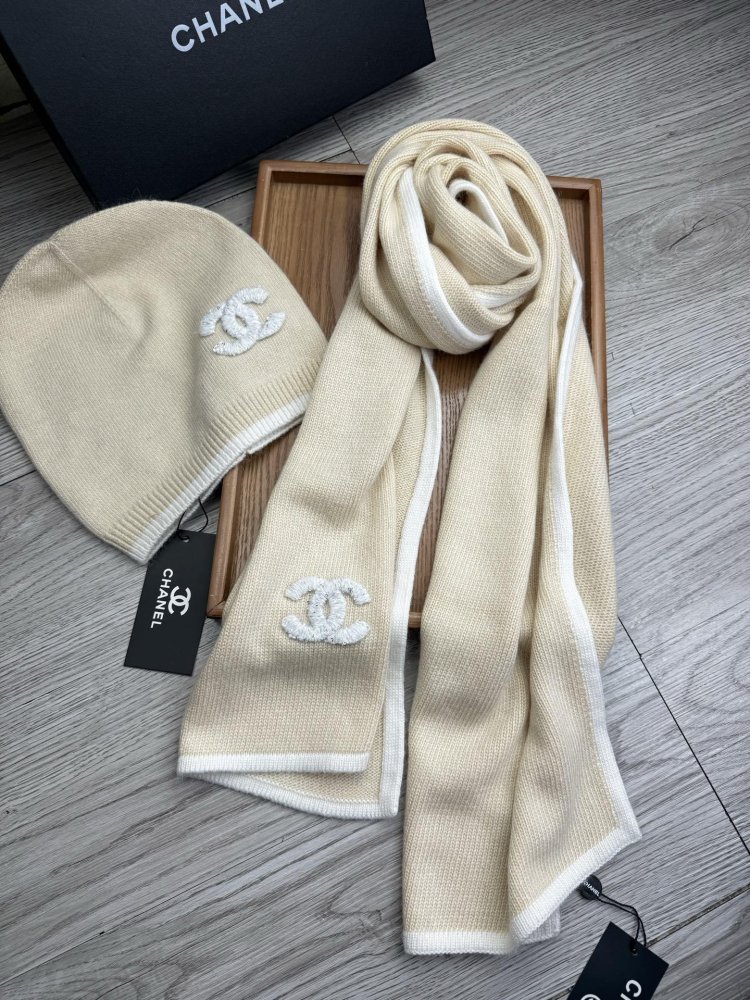 Комплект шерстяные шапка и шарф фото 6