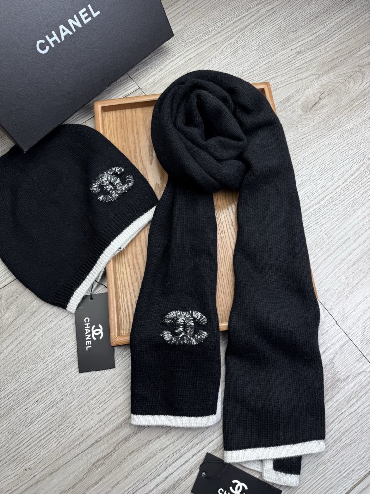 Комплект шерстяные шапка и шарф фото 6