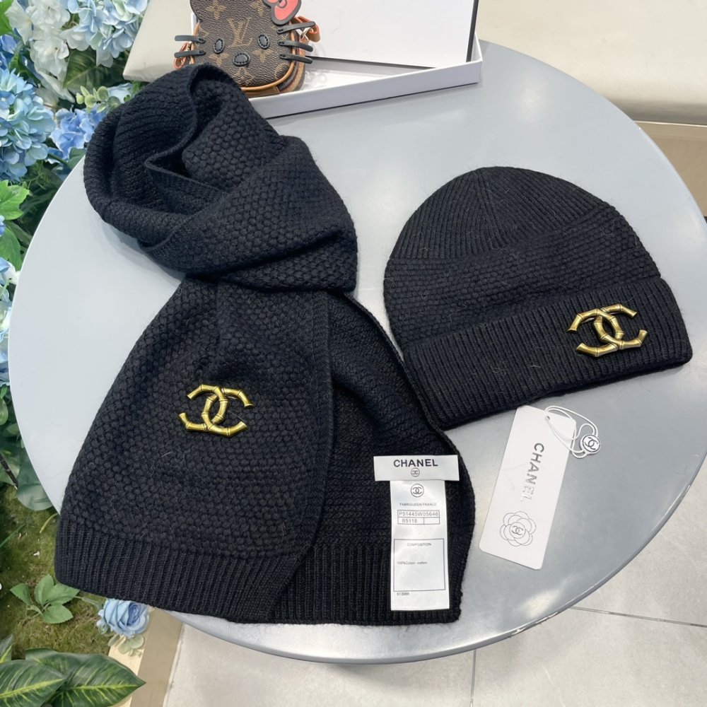 Комплект шерстяные шапка и шарф фото 6