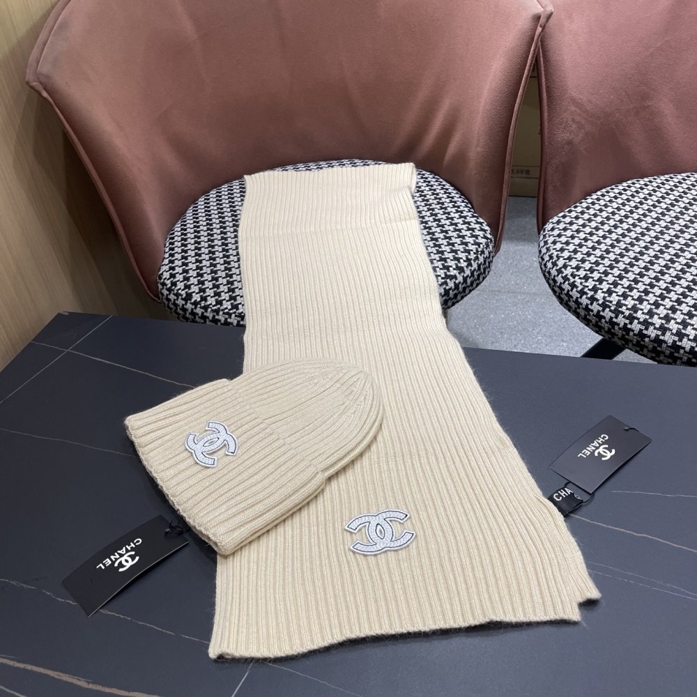 Комплект шерстяные шапка и шарф фото 6