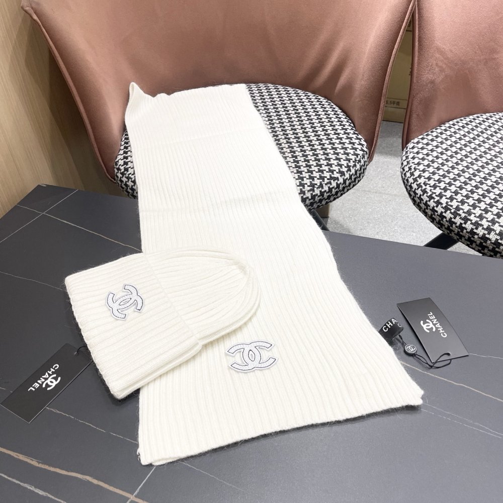 Комплект шерстяные шапка и шарф фото 6