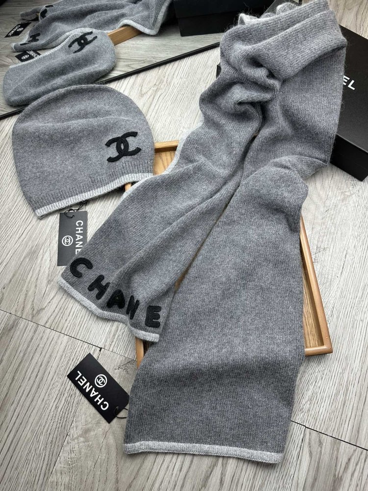 Комплект шерстяные шапка и шарф фото 6