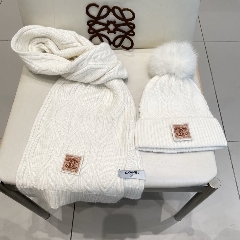 Комплект шерстяные шапка и шарф фото 6