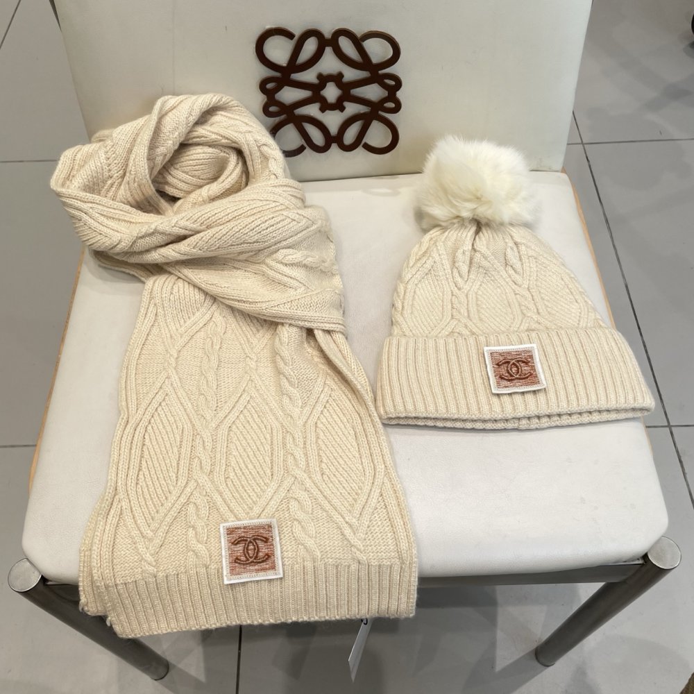 Комплект шерстяные шапка и шарф фото 6