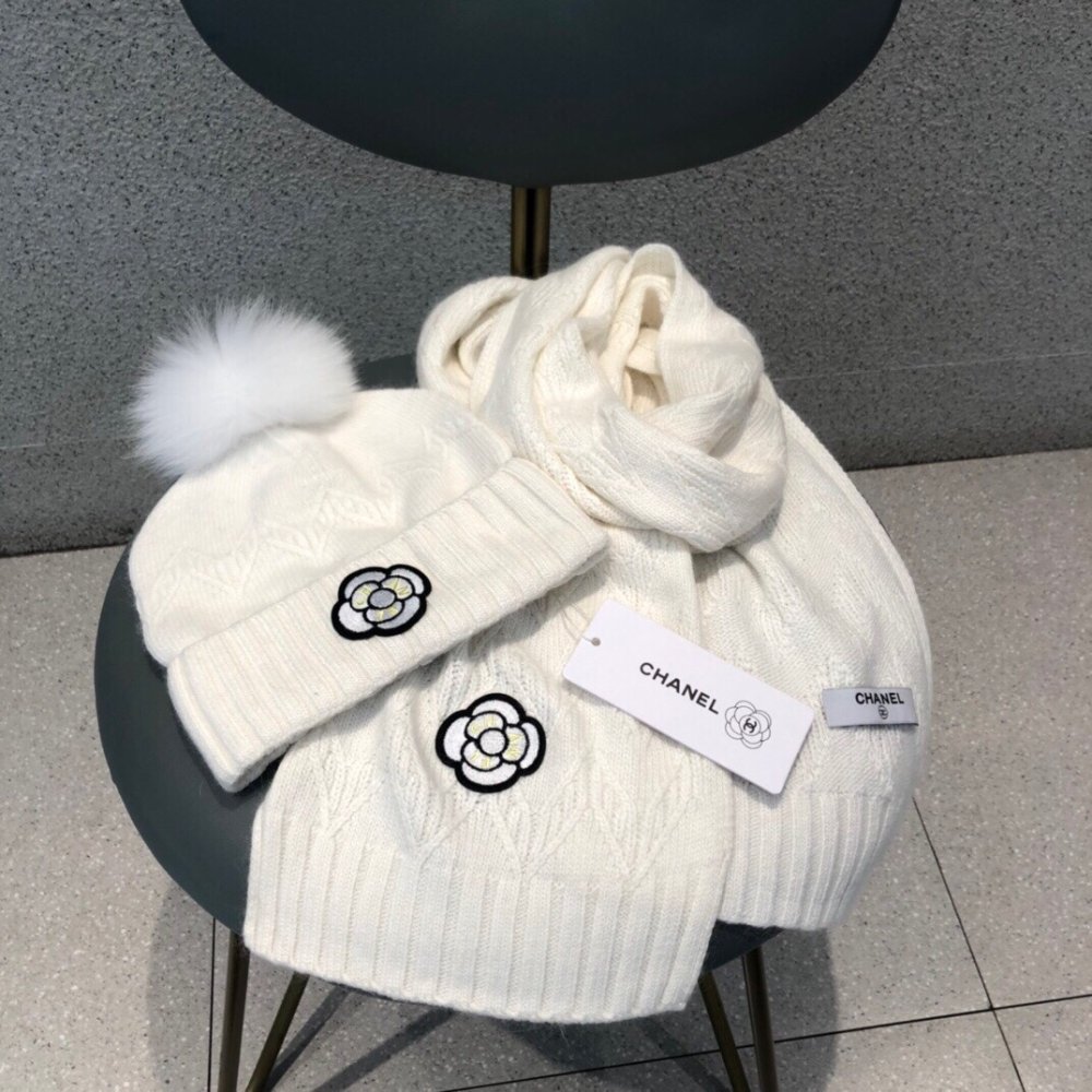 Комплект шерстяные шапка и шарф фото 6