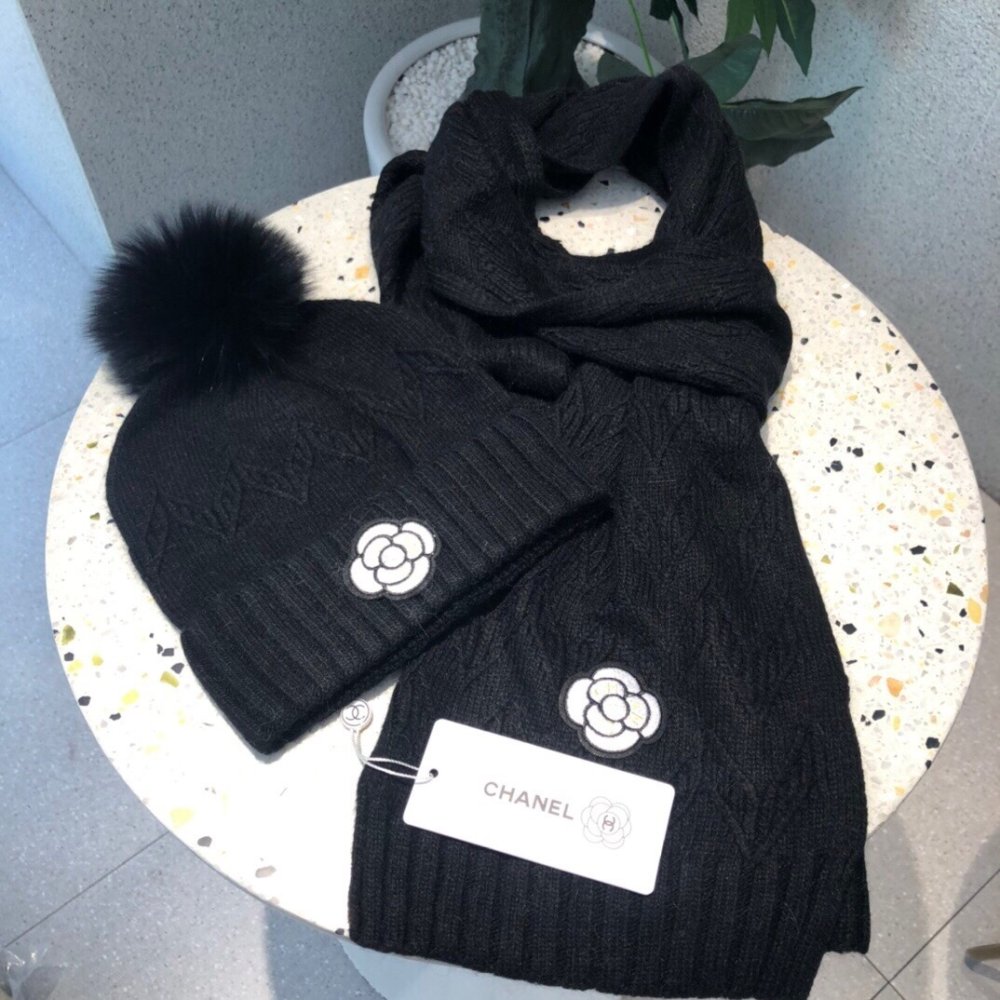 Комплект шерстяные шапка и шарф фото 6