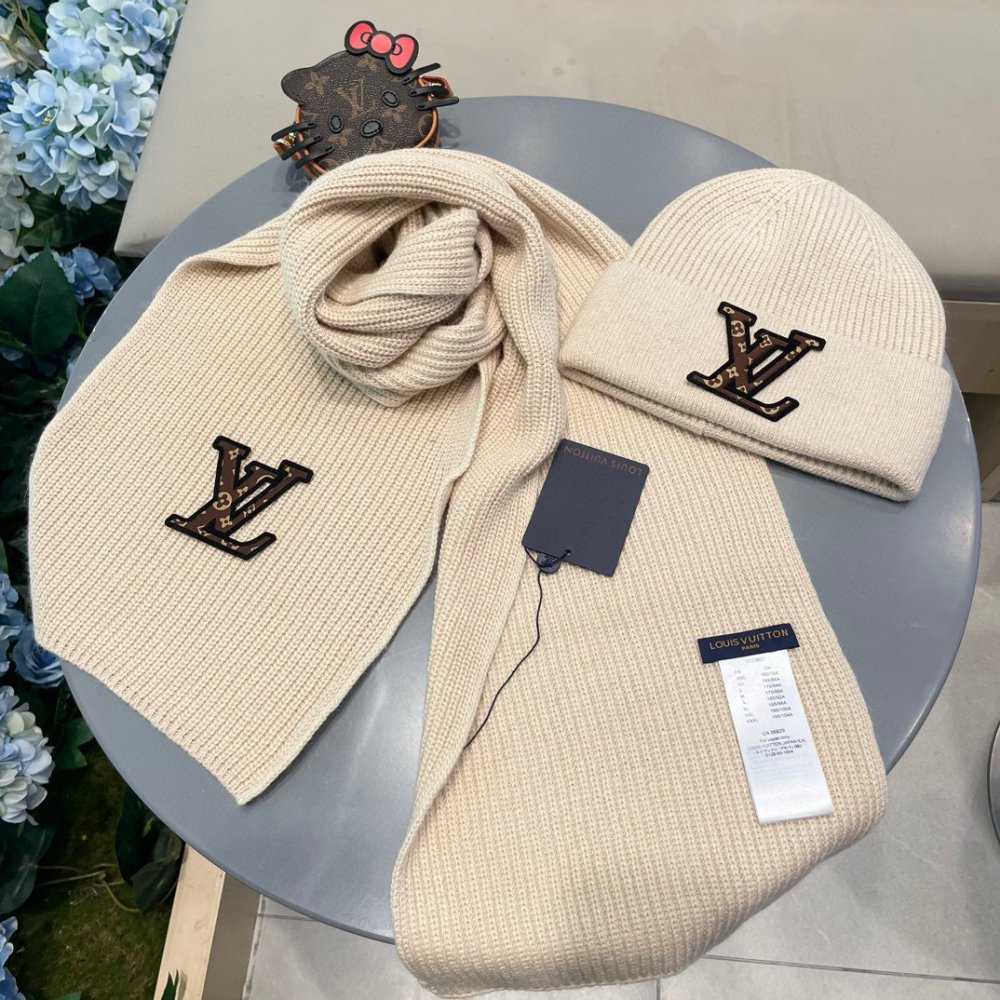 Комплект шерстяные шапка и шарф фото 6