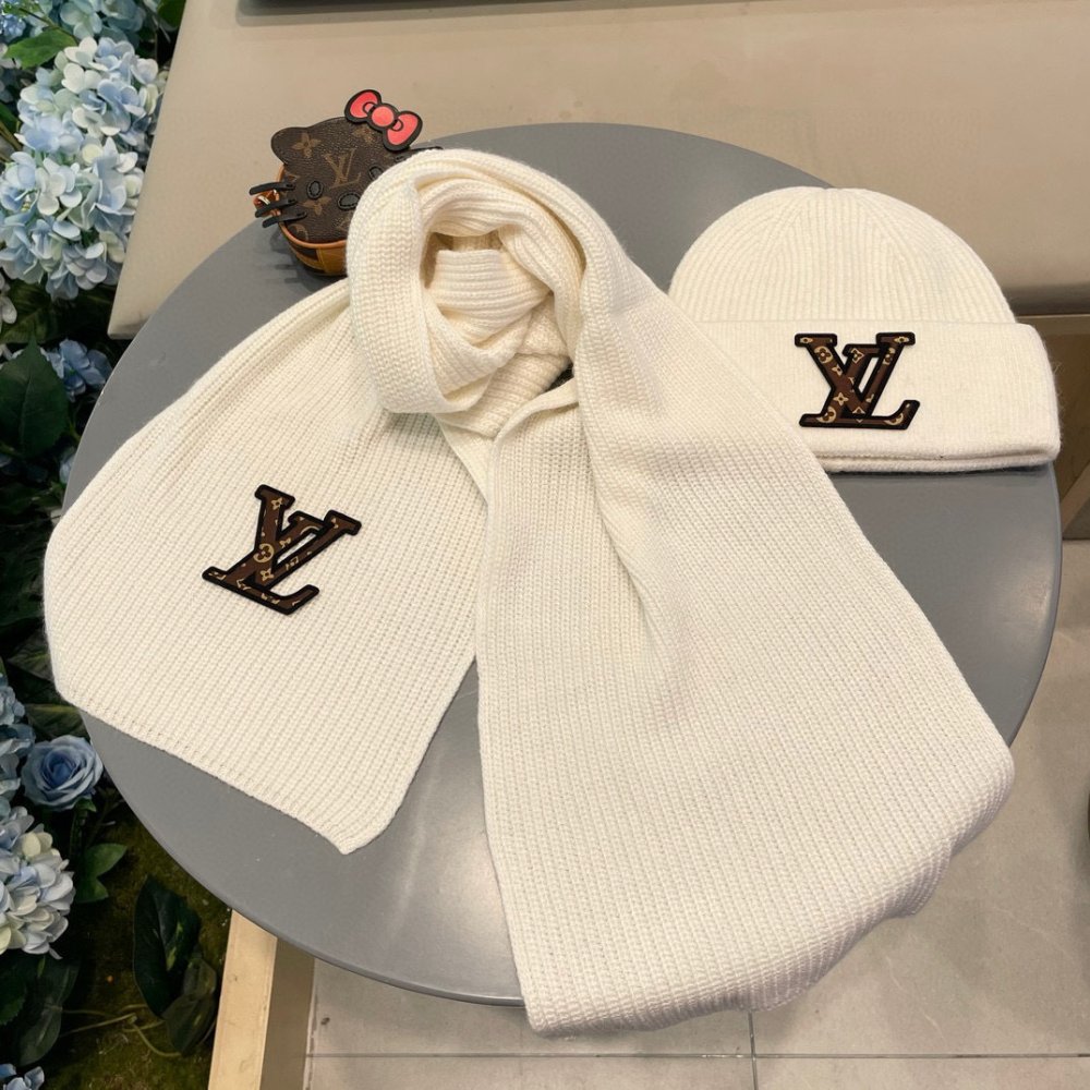 Комплект шерстяные шапка и шарф фото 6