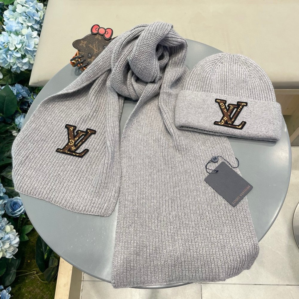 Комплект шерстяные шапка и шарф фото 6