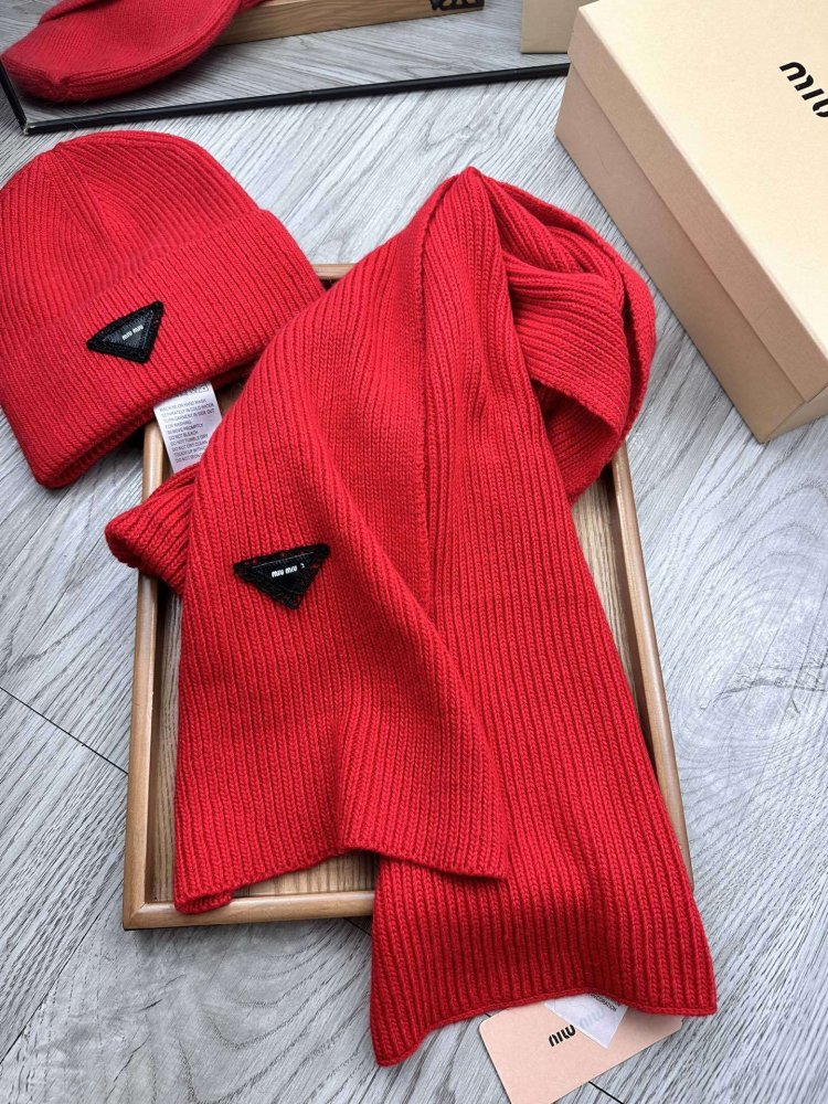 Комплект шерстяные шапка и шарф фото 6