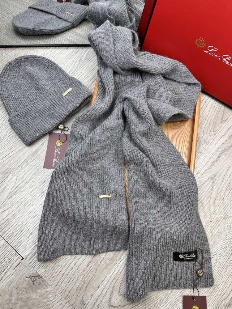 Комплект вовняні шапка і шарф фото 6