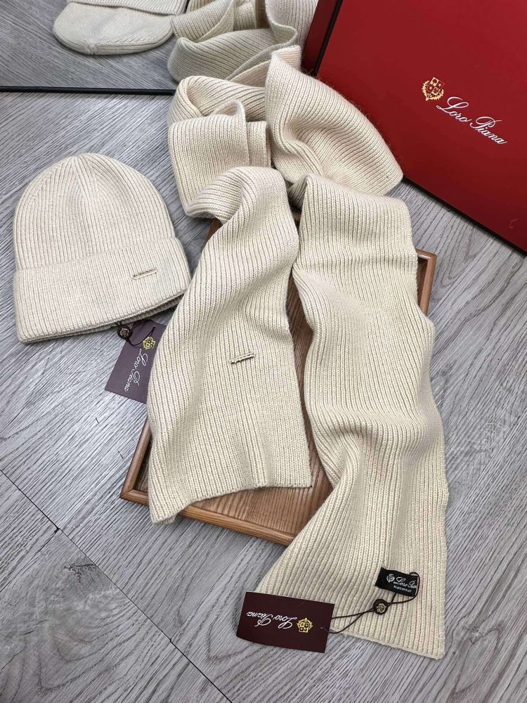 Комплект вовняні шапка і шарф фото 6