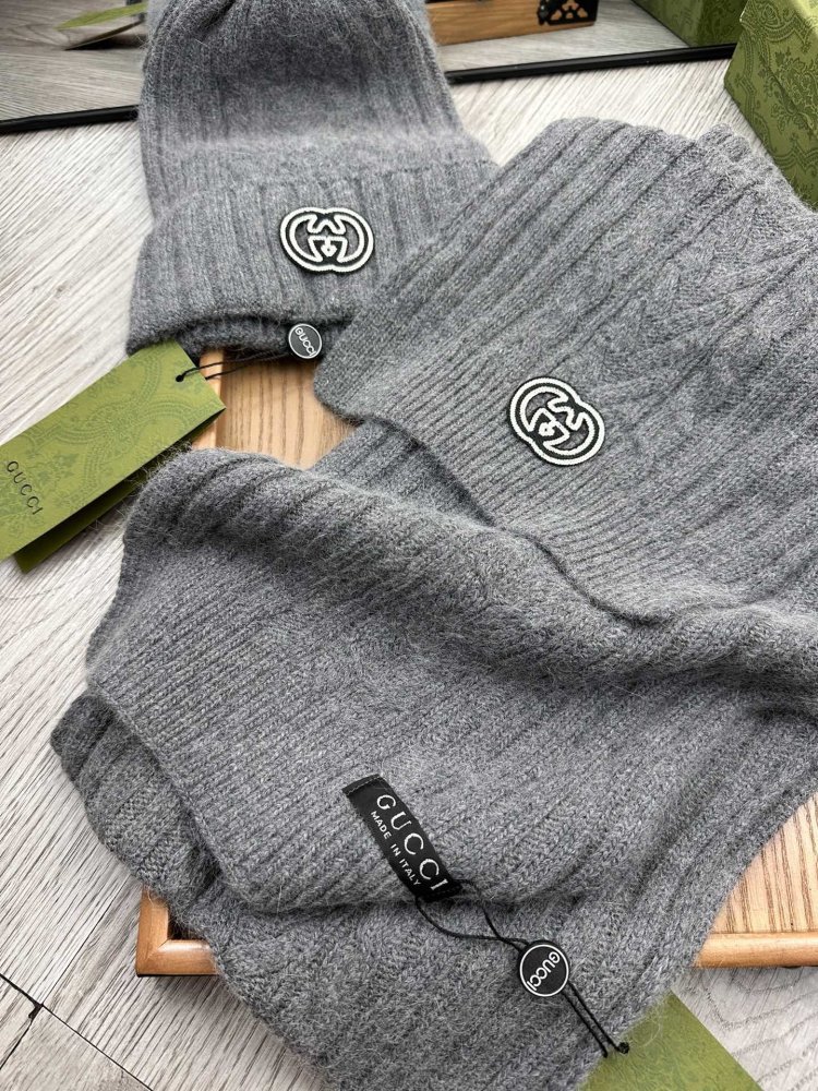 Комплект шерстяные шапка и шарф фото 6