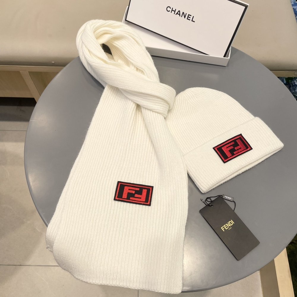 Комплект шерстяные шапка и шарф фото 6