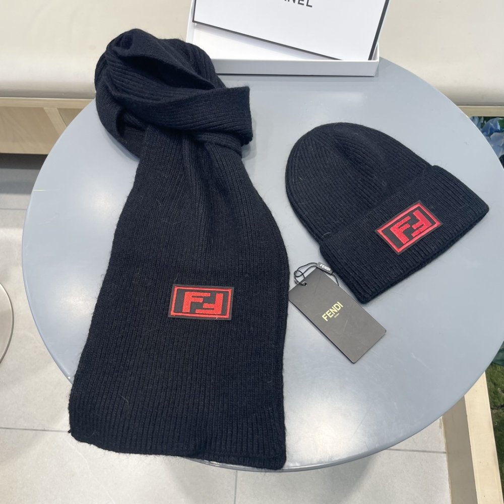 Комплект шерстяные шапка и шарф фото 6