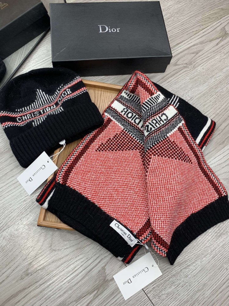 Комплект шерстяные шапка и шарф фото 6