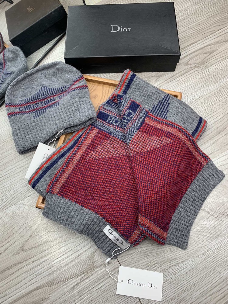 Комплект шерстяные шапка и шарф фото 6