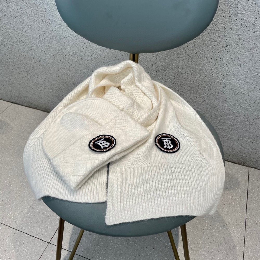 Комплект шерстяные шапка и шарф фото 6