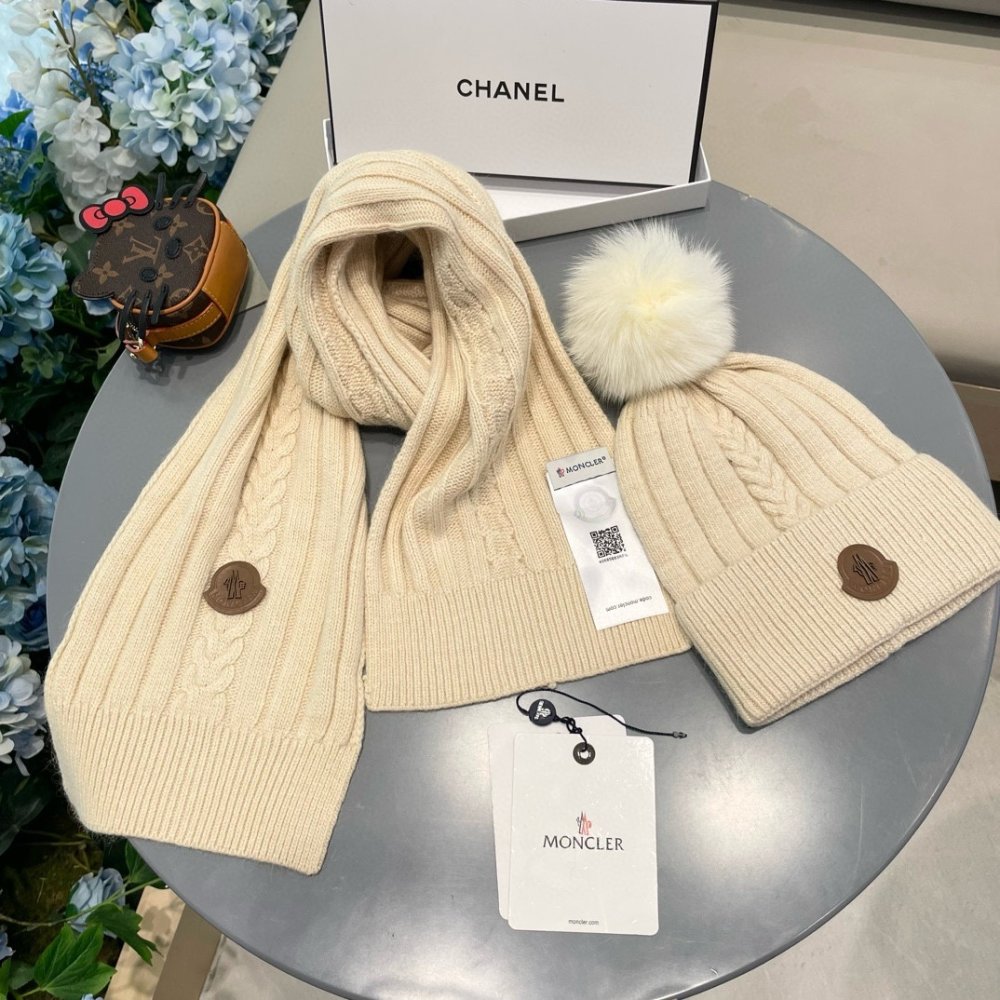 Комплект шерстяные шапка и шарф фото 7