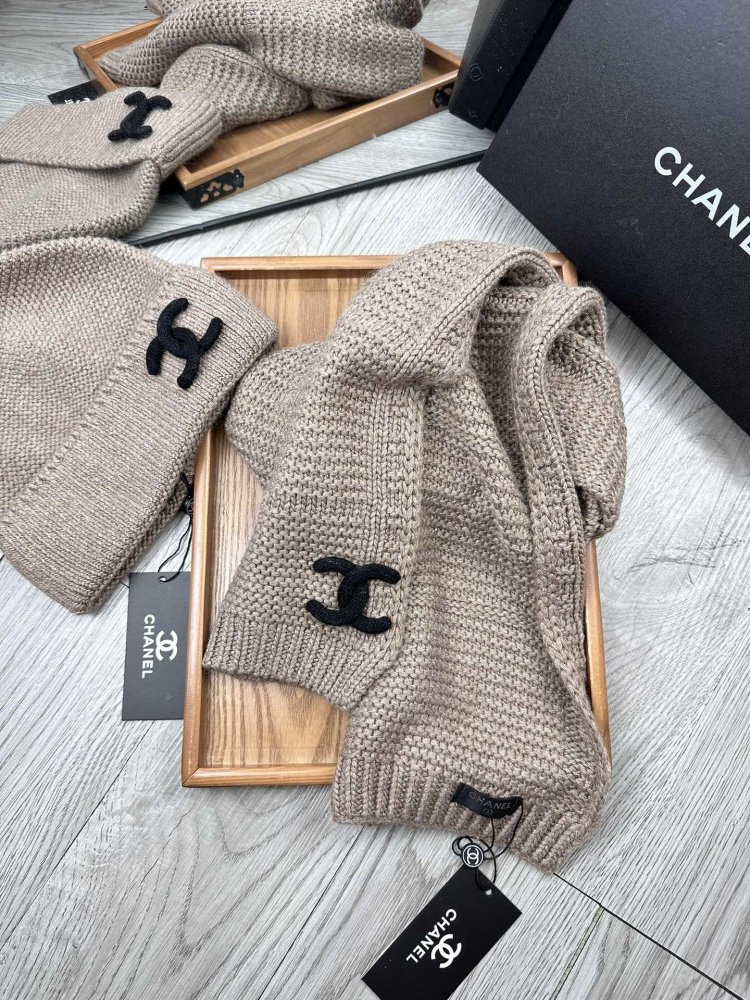 Комплект шерстяные шапка и шарф фото 7