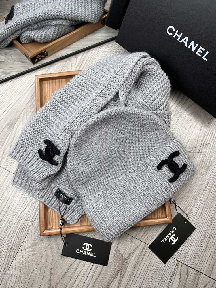 Комплект шерстяные шапка и шарф фото 7