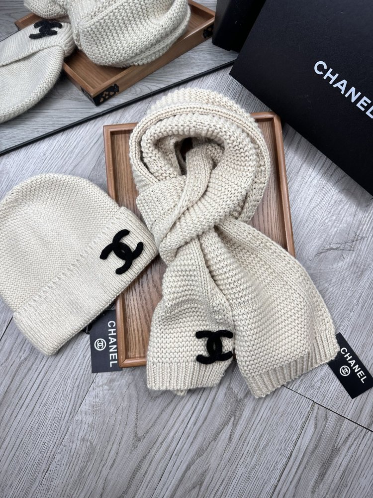 Комплект шерстяные шапка и шарф фото 7