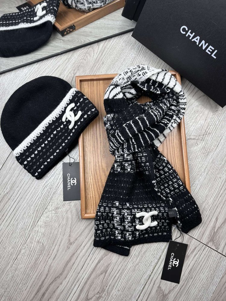 Комплект шерстяные шапка и шарф фото 7