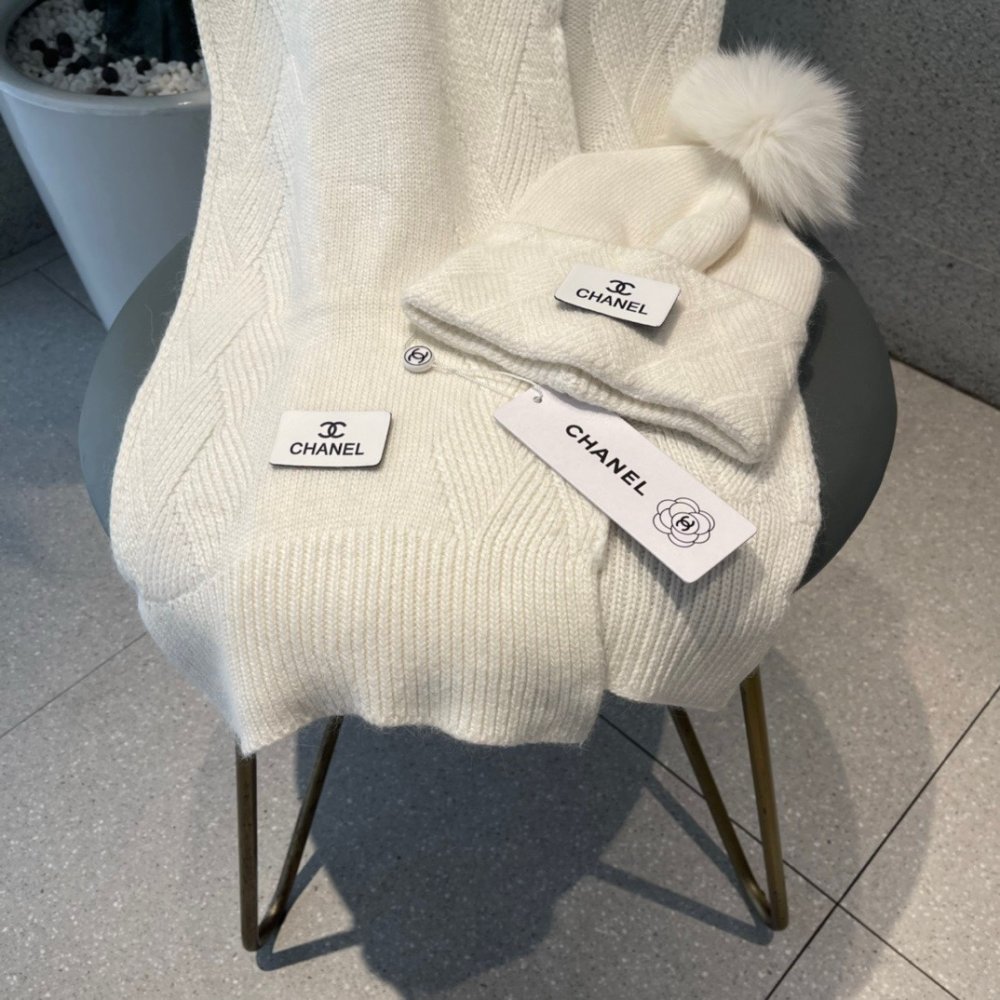 Комплект шерстяные шапка и шарф фото 7