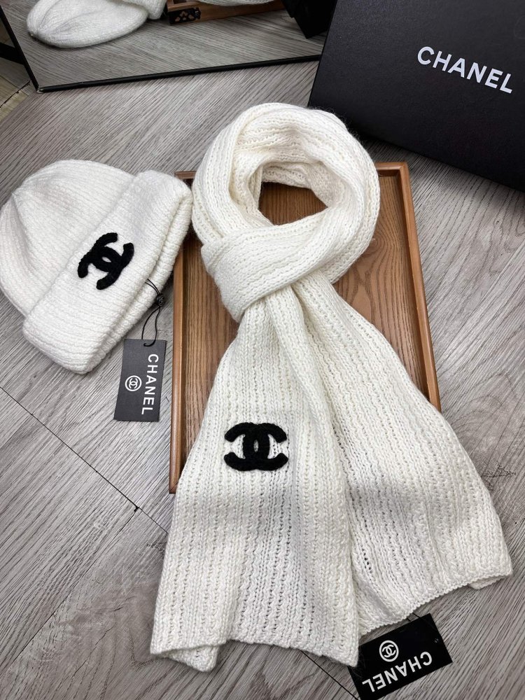 Комплект шерстяные шапка и шарф фото 7