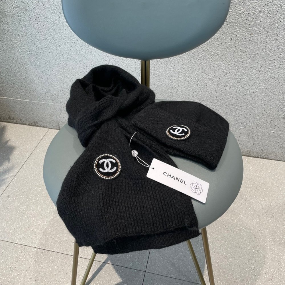 Комплект шерстяные шапка и шарф фото 7