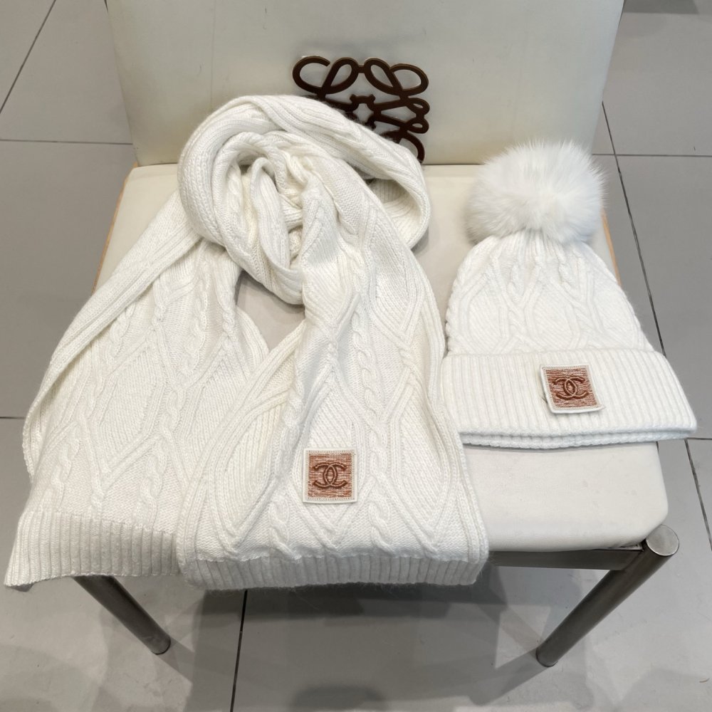 Комплект шерстяные шапка и шарф фото 7