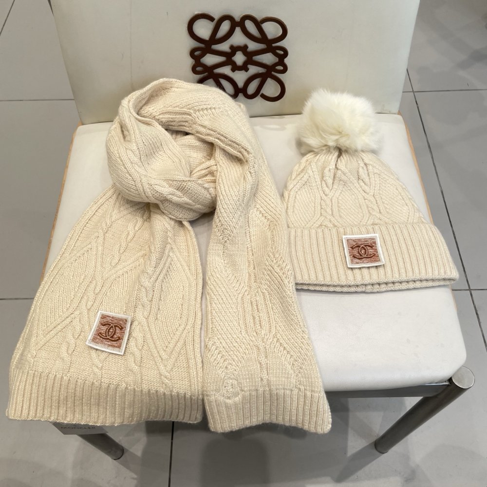 Комплект шерстяные шапка и шарф фото 7