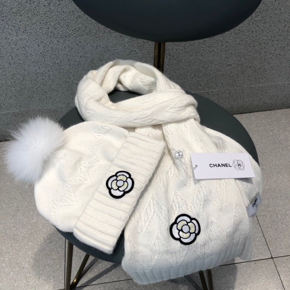 Комплект шерстяные шапка и шарф фото 7