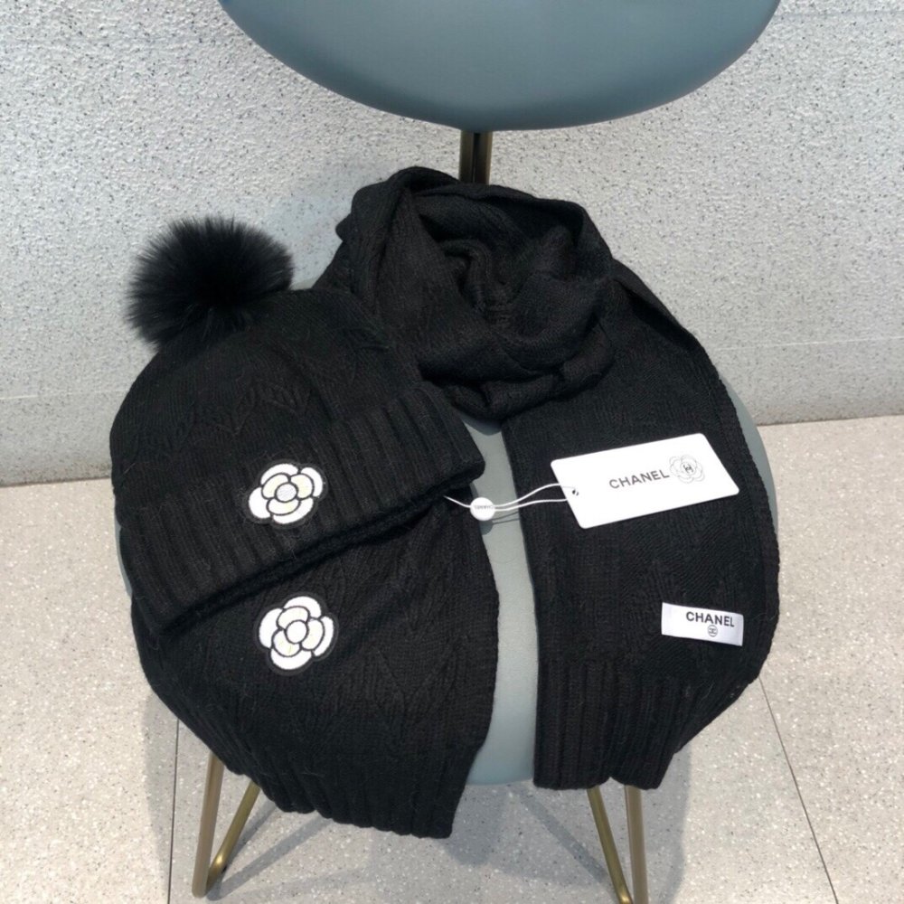 Комплект шерстяные шапка и шарф фото 7