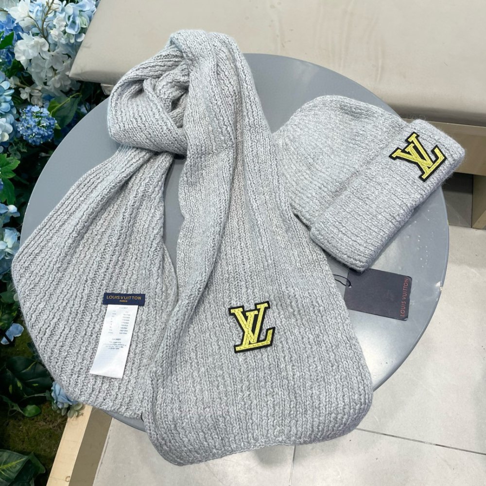 Комплект вовняні шапка і шарф фото 7