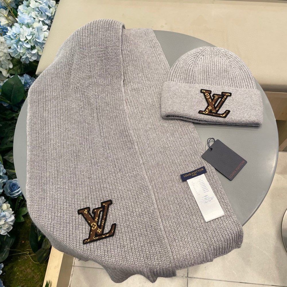 Комплект шерстяные шапка и шарф фото 7