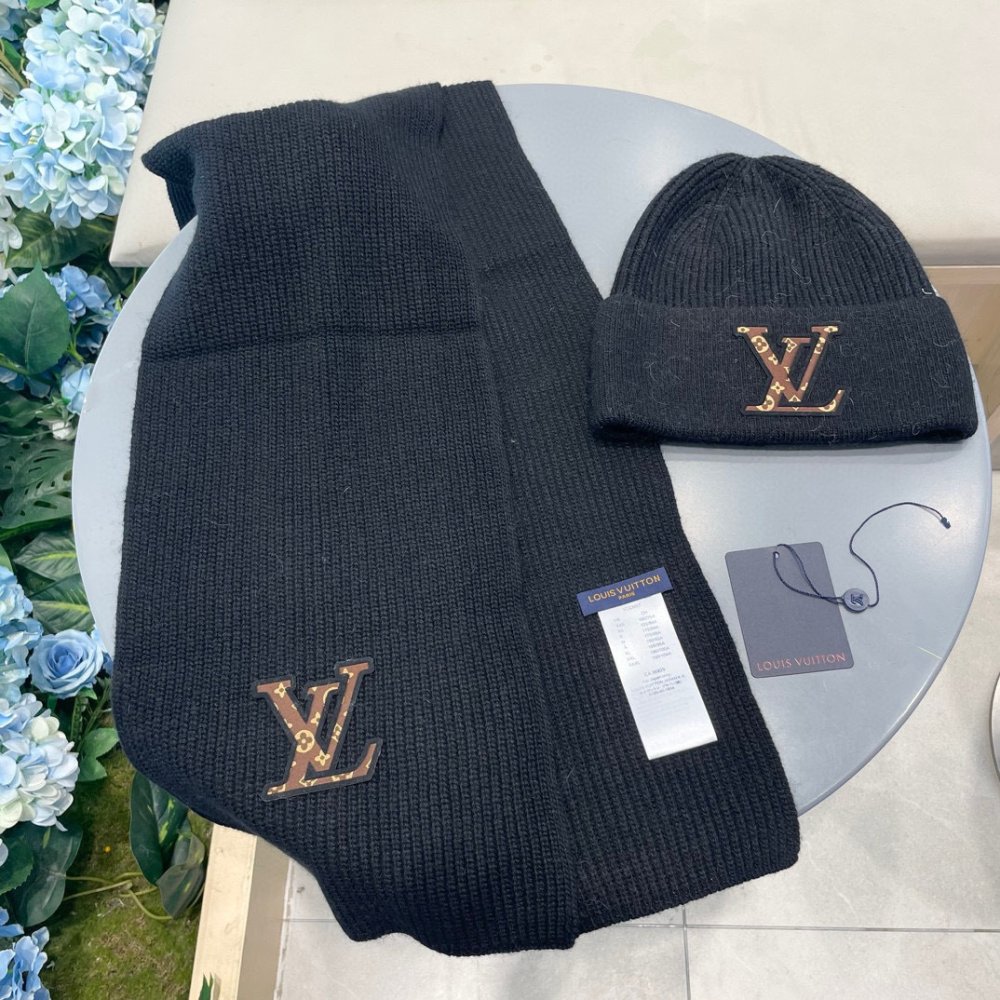 Комплект шерстяные шапка и шарф фото 7