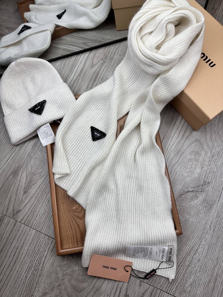 Комплект вовняні шапка і шарф фото 7