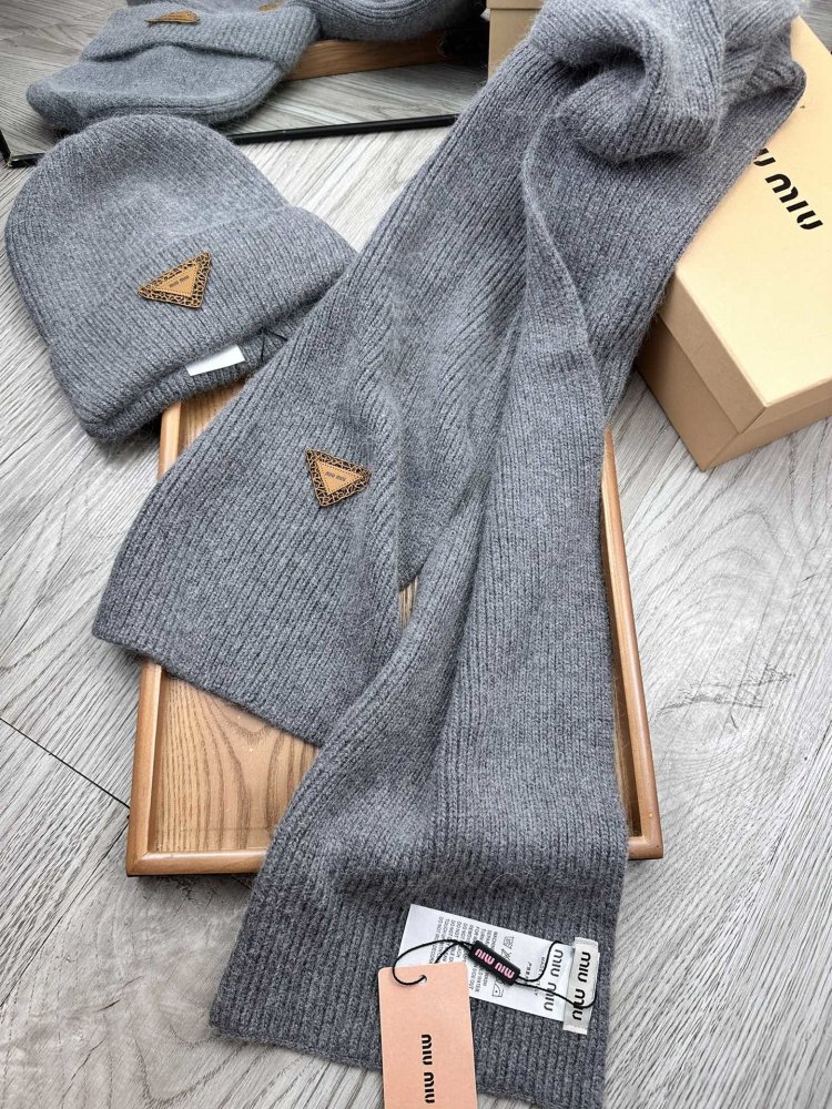 Комплект вовняні шапка і шарф фото 7