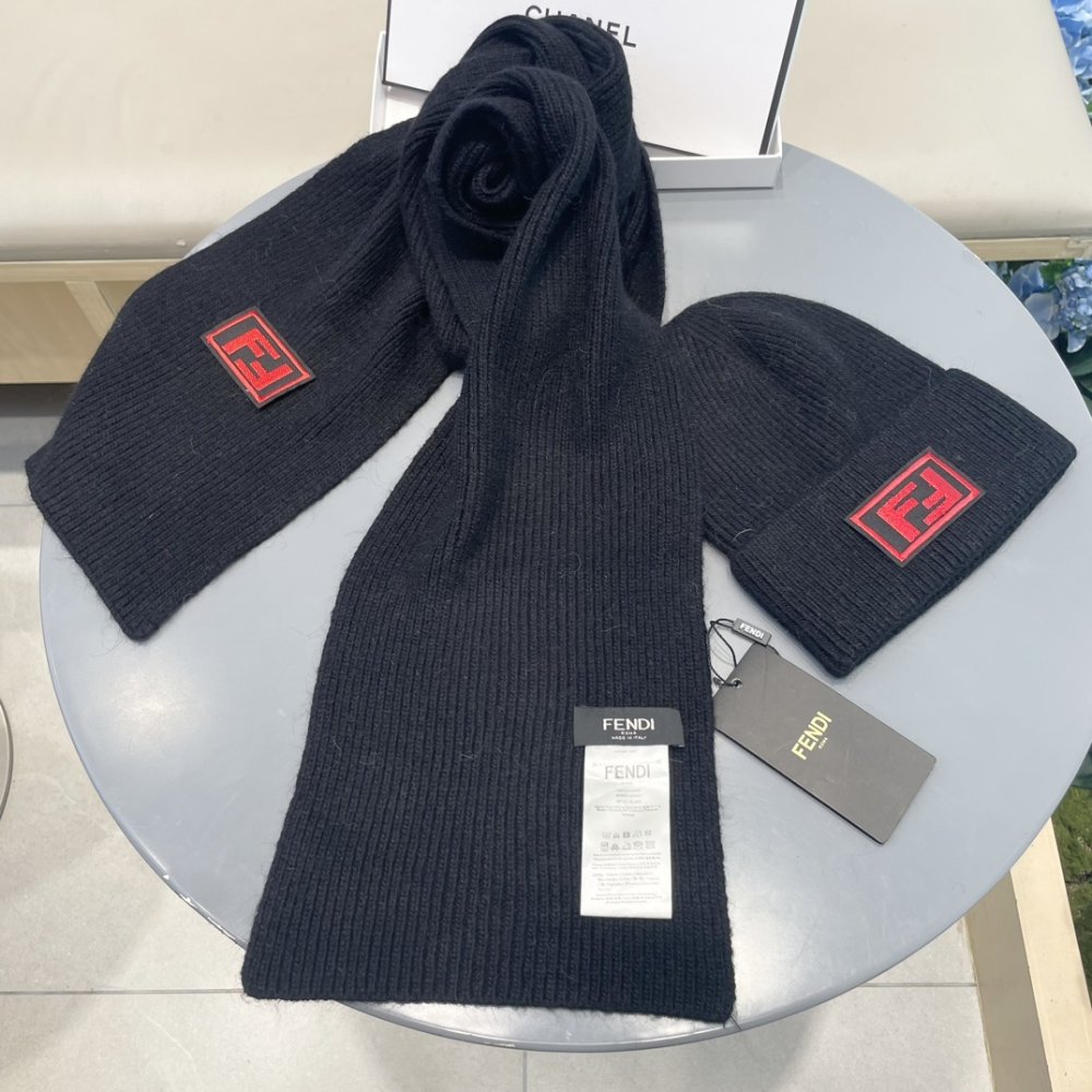 Комплект шерстяные шапка и шарф фото 7