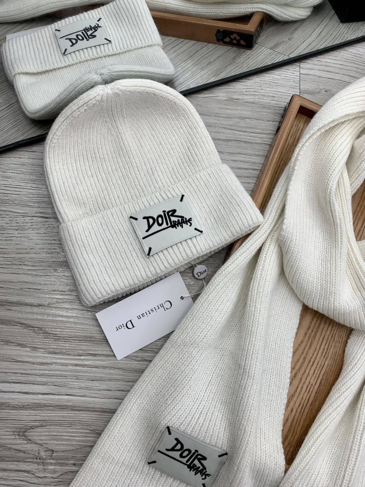 Комплект шерстяные шапка и шарф фото 7