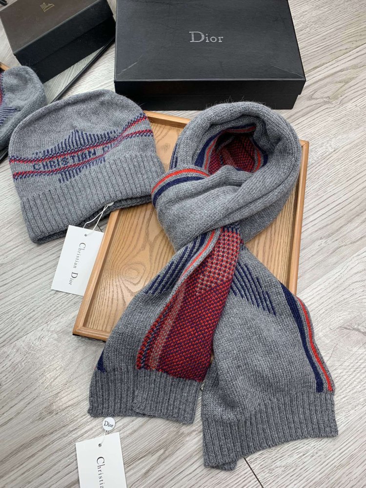 Комплект шерстяные шапка и шарф фото 7