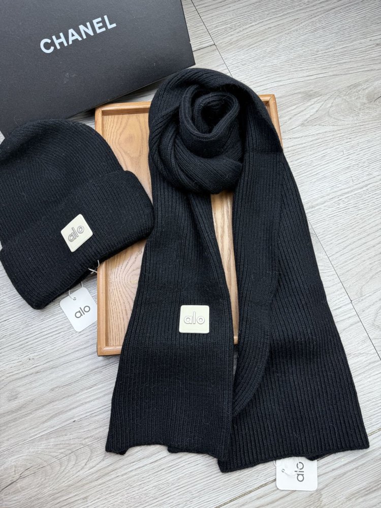 Комплект вовняні шапка і шарф фото 7