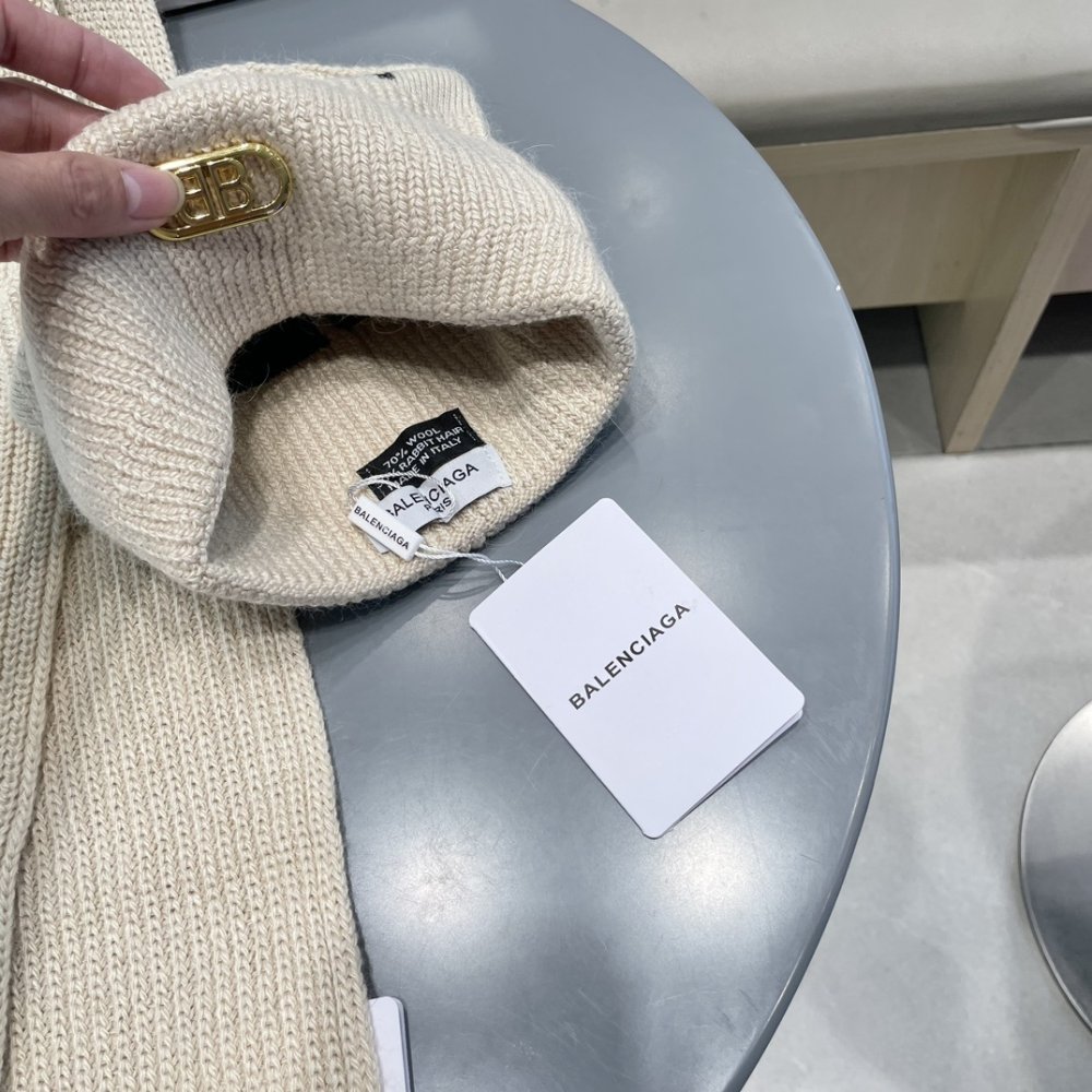 Комплект шерстяные шапка и шарф фото 8